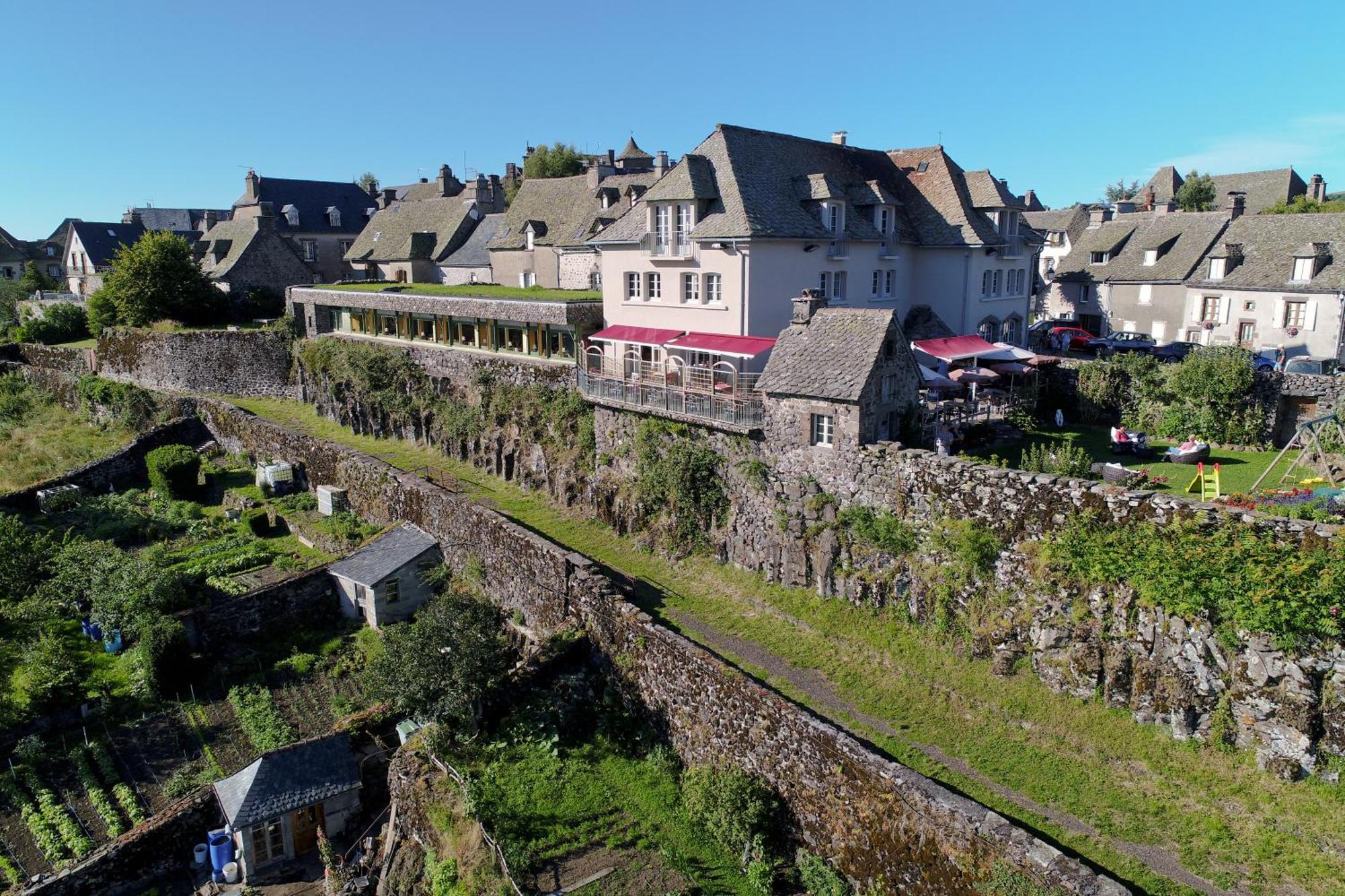 Logis Hotel Restaurant & Spa Les Remparts Салер Экстерьер фото
