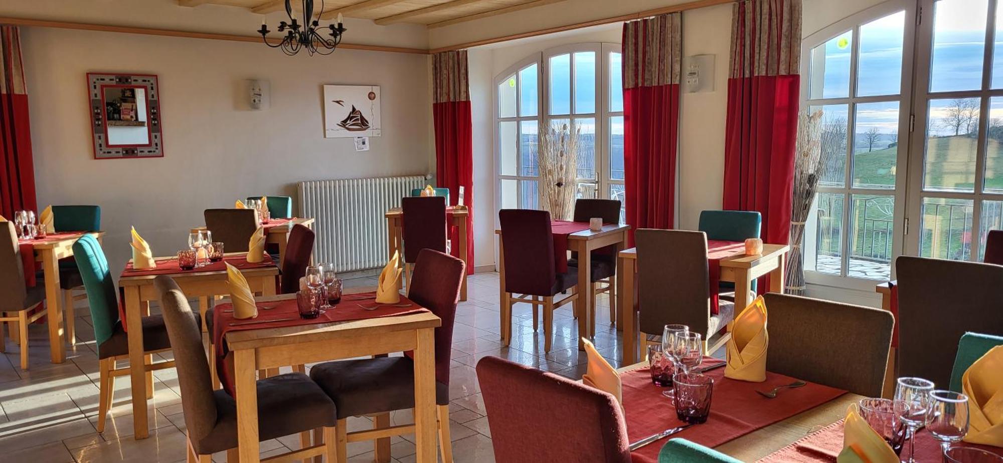 Logis Hotel Restaurant & Spa Les Remparts Салер Экстерьер фото