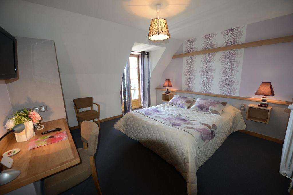 Logis Hotel Restaurant & Spa Les Remparts Салер Номер фото